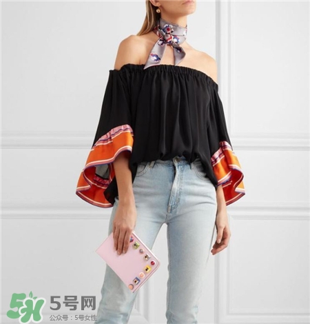 fendi芬迪2017春夏限定包包多少錢?fendi2017限定彩虹釘珠包 fendi芬迪2017春夏限定包包多少錢?fendi2017限定彩虹釘珠包