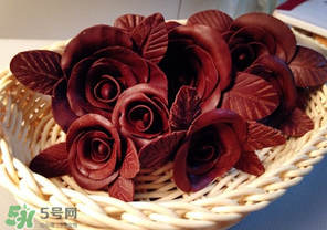 巧克力融化了還能吃嗎？巧克力化了之后再結(jié)塊能吃嗎？