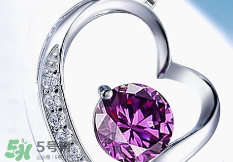 送女生項(xiàng)鏈代表什么意思?男生送女生項(xiàng)鏈的含義 送女生項(xiàng)鏈代表什么意思?男生送女生項(xiàng)鏈的含義