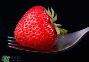 寶寶吃草莓會過敏嗎？寶寶吃草莓過敏怎么辦？