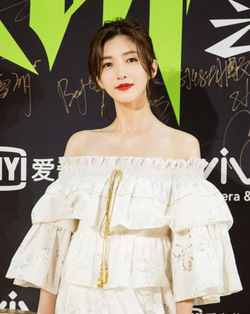 極光紅是什么顏色？極光紅口紅試色