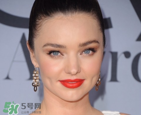 tom ford和charlotte tilbury哪個(gè)好？tf口紅和ct口紅哪個(gè)好？