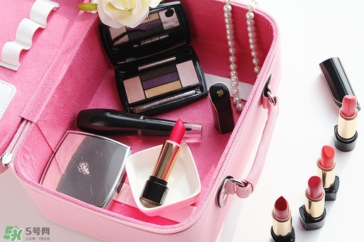 蘭蔻菁純唇膏怎么打開？蘭蔻口紅蓋子怎么打開？