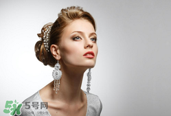 一次性耳釘怎么取下來？一次性耳釘多久取下來？