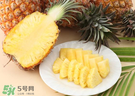 鳳梨吃之前用鹽水泡嗎？鳳梨為什么要用鹽水泡？