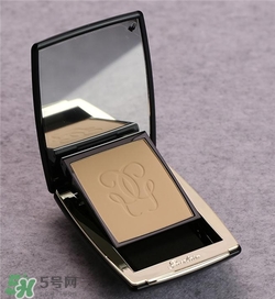 嬌蘭金鉆粉餅好用嗎？嬌蘭金鉆粉餅怎么樣？