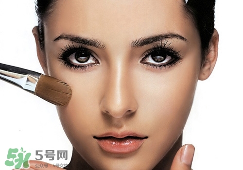 粉底液浮粉怎么辦？粉底液浮粉起皮怎么辦？