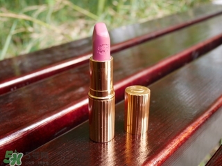 煙熏玫瑰色適合什么膚色？煙熏玫瑰色口紅適合黃皮嗎？