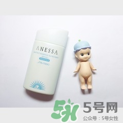 安耐曬金瓶是水狀的嗎 安耐曬金瓶是物理防曬還是化學防曬