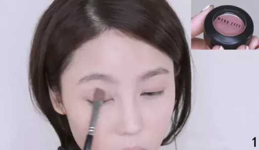 干玫瑰色妝容怎么化？干玫瑰色妝容畫法步驟