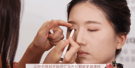 干玫瑰色妝容怎么化？干玫瑰色妝容畫法步驟