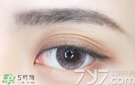 假睫毛怎么貼自然，你不知道的事