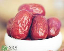 灰棗和和田棗哪個(gè)補(bǔ)血？灰棗和和田棗的區(qū)別