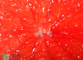 橙子里有紅絲能吃嗎？橙子里有紅絲的是什么？