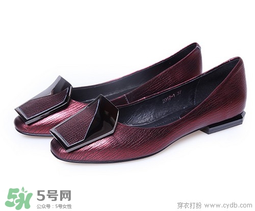 4月份穿什么鞋子？四月份鞋子搭配