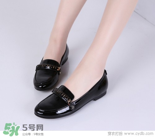 4月份穿什么鞋子？四月份鞋子搭配