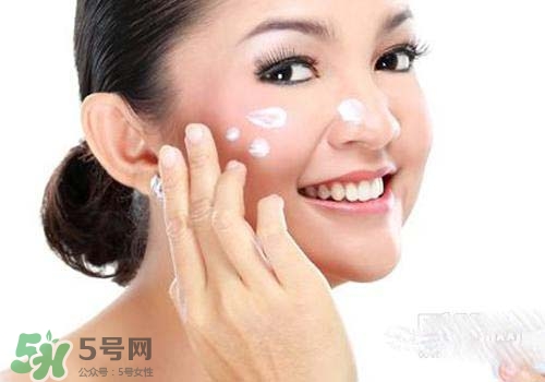 補(bǔ)水霜可以晚上用嗎？補(bǔ)水霜晚上怎么用？