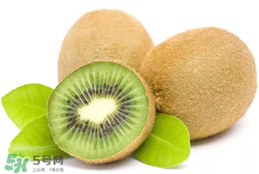 獼猴桃有點(diǎn)硬可以吃嗎？獼猴桃有點(diǎn)硬怎么吃？
