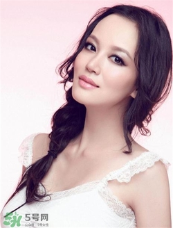 假體隆鼻多久可以化妝？假體隆鼻多久可以敷面膜？