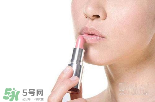 口紅過敏是怎樣的？口紅過敏怎么辦？