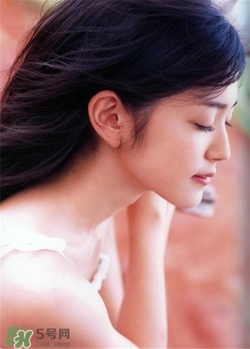 假體下巴用硅膠還是膨體好？墊下巴用硅膠還是膨體比較好？