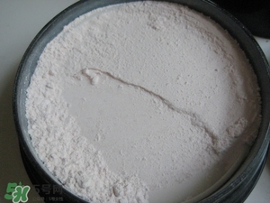 cpb散粉和紀(jì)梵希散粉哪個好？cpb散粉和紀(jì)梵希散粉對比