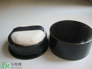 cpb散粉和紀(jì)梵希散粉哪個好？cpb散粉和紀(jì)梵希散粉對比