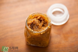 唇部磨砂膏多久用一次？唇部磨砂膏可以天天用嗎？
