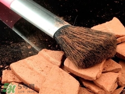 散粉啞光好還是珠光好？散粉啞光和珠光的區(qū)別