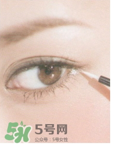 眼線珠光好還是啞光好？眼線珠光啞光區(qū)別