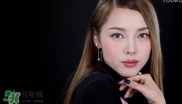 迪奧唇部磨砂膏怎么用？dior迪奧去角質(zhì)唇膏使用方法