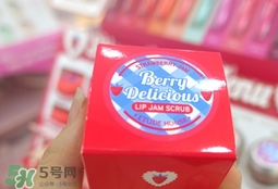 愛(ài)麗小屋唇部磨砂膏怎么樣？愛(ài)麗小屋唇部磨砂膏和悅詩(shī)風(fēng)吟哪個(gè)好？