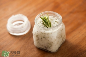 唇部磨砂膏多久用一次？唇部磨砂膏可以天天用嗎？