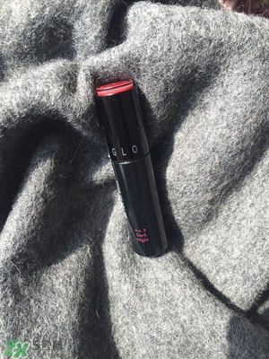 啞光和鏡面口紅哪個好？啞光口紅和鏡面口紅區(qū)別