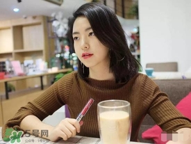 啞光和水潤(rùn)哪個(gè)好？啞光口紅和水潤(rùn)口紅區(qū)別