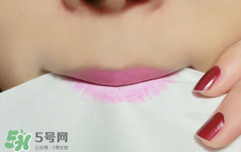 啞光和霧面哪個好？啞光口紅和霧面口紅區(qū)別