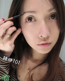 啞光眼影怎么畫？啞光眼影畫法步驟圖解