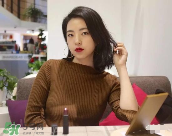 啞光和水潤(rùn)哪個(gè)好？啞光口紅和水潤(rùn)口紅區(qū)別