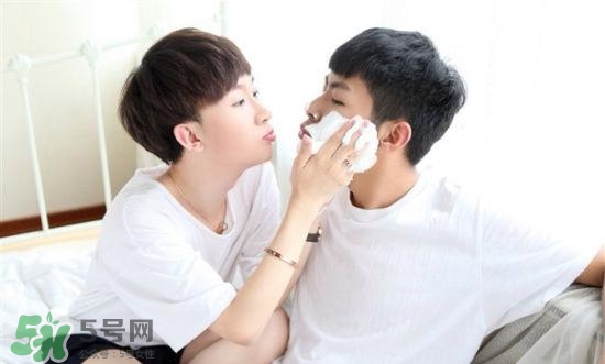 為什么同性戀都是帥哥？為什么同性戀容易的艾滋病呢