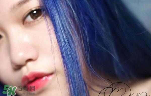 ysl鏡面唇釉和黑管唇釉哪個(gè)好？ysl鏡面唇釉和黑管唇釉區(qū)別