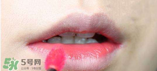 唇釉成膜是什么意思？唇釉怎么成膜？