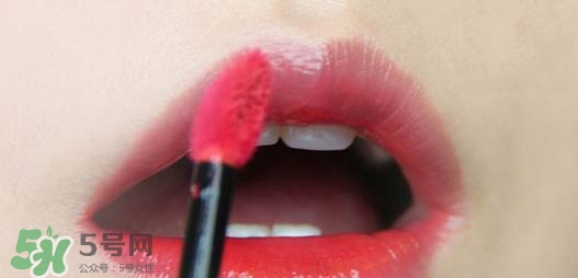 唇釉成膜是什么意思？唇釉怎么成膜？