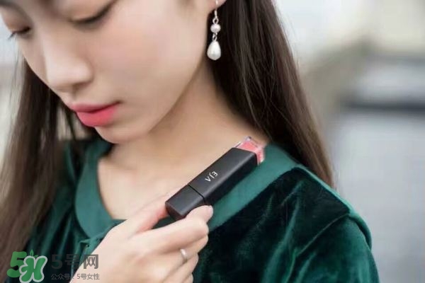 唇釉成膜是什么意思？唇釉怎么成膜？