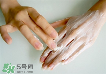 手膜可以戴著睡覺(jué)嗎?手膜敷一夜好嗎?