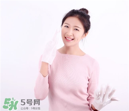 手膜可以戴著睡覺(jué)嗎?手膜敷一夜好嗎?