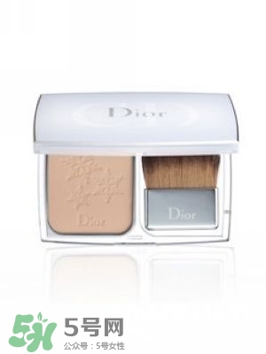 粉餅悶痘嗎？不悶痘的粉餅推薦