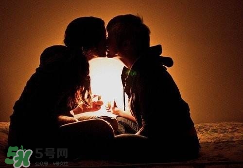 接吻時女生的生理反應是什么？怎么接吻教程