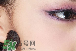 紫色腮紅適合什么口紅？紫色腮紅口紅搭配