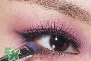 紫色腮紅適合什么口紅？紫色腮紅口紅搭配