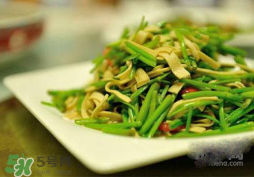 孕婦可以吃野芹菜嗎？孕婦吃野芹菜有什么好處？